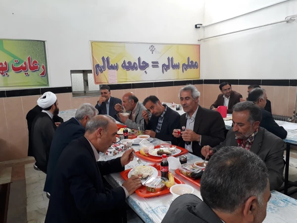 بمناسبت گرامیداشت  هفته آموزش 3