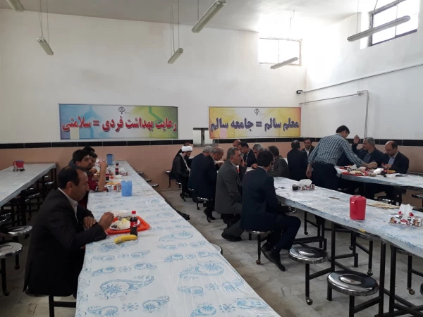 بمناسبت گرامیداشت  هفته آموزش 4