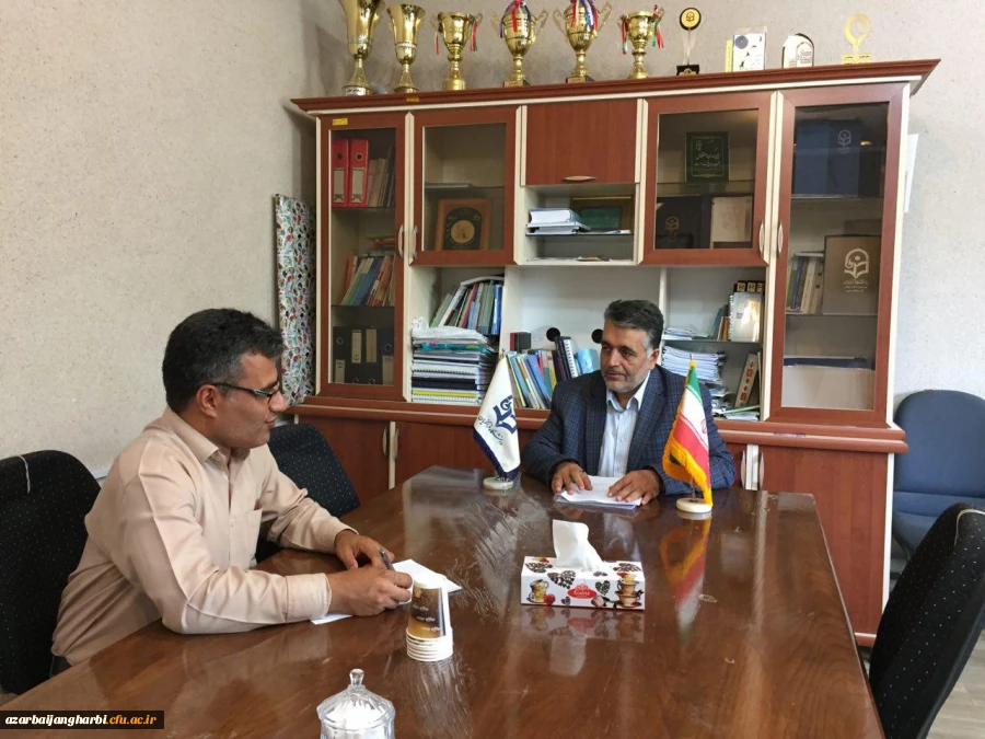 دکتر فزون مهر مزایا و چگونگی پذیرش دانشجو در دانشگاه فرهنگیان را تشریح کرد