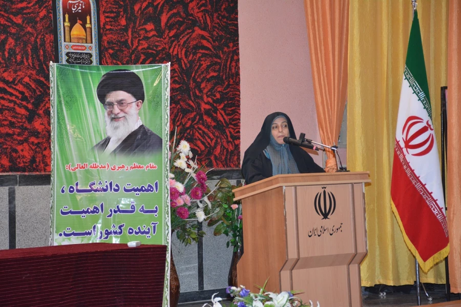 به مناسبت گرامیداشت روز ملی کیفیت 

از تلاشگران عرصه ارتقاء کیفیت آموزشی اساتید، کارکنان و دانشجومعلمان برتر استان تجلیل به عمل آمد.
 4