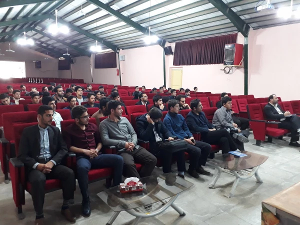 دکتر رزم آرا در کارگاه آشنایی با راهکارهای کیفیت آموزش:


مهمترین عنصر تاثیر گذار در تعلیم و تربیت نیروی انسانی است 2