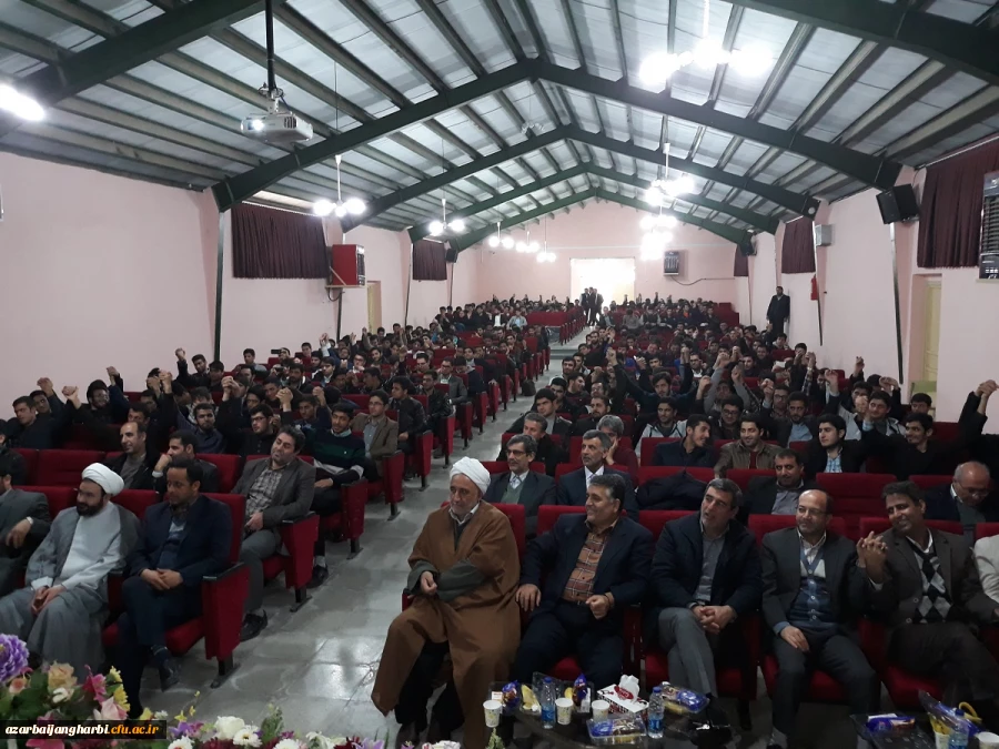 همزمان با میلاد با سعادت رسول اکرم(ص) و امام جعفر صادق(ع) و هفته وحدت،

مراسم بزرگداشت روز دانشجو در پردیس شهید رجایی برگزار شد.
 2