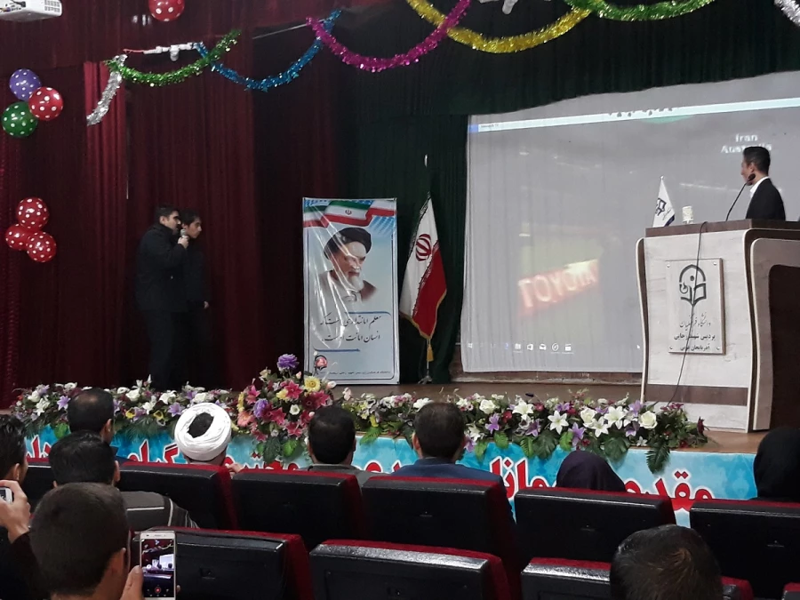 همزمان با میلاد با سعادت رسول اکرم(ص) و امام جعفر صادق(ع) و هفته وحدت،

مراسم بزرگداشت روز دانشجو در پردیس شهید رجایی برگزار شد.
 4