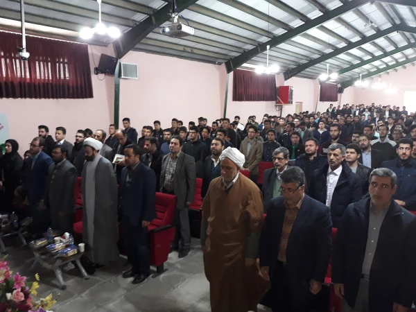 همزمان با میلاد با سعادت رسول اکرم(ص) و امام جعفر صادق(ع) و هفته وحدت،

مراسم بزرگداشت روز دانشجو در پردیس شهید رجایی برگزار شد.
 5