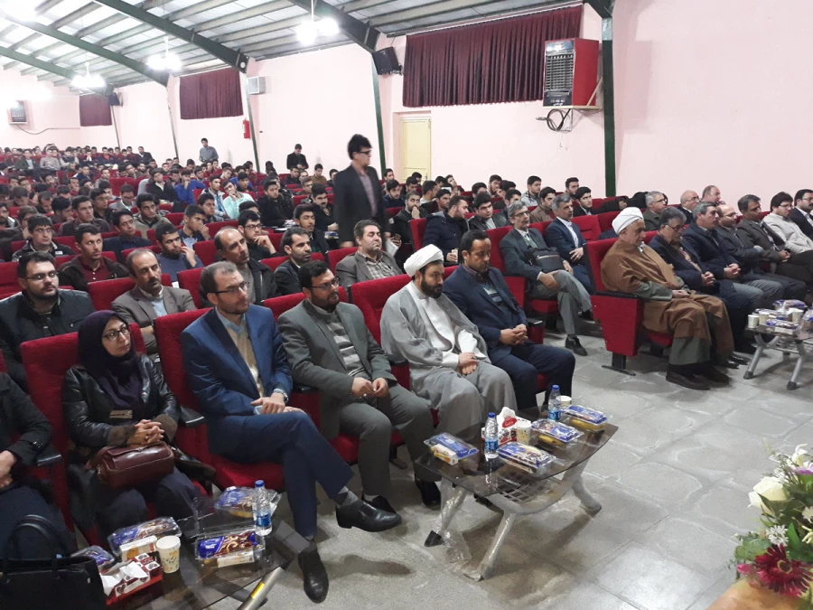 همزمان با میلاد با سعادت رسول اکرم(ص) و امام جعفر صادق(ع) و هفته وحدت،

مراسم بزرگداشت روز دانشجو در پردیس شهید رجایی برگزار شد.
 11