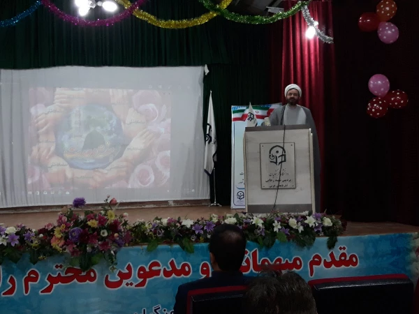 همزمان با میلاد با سعادت رسول اکرم(ص) و امام جعفر صادق(ع) و هفته وحدت،

مراسم بزرگداشت روز دانشجو در پردیس شهید رجایی برگزار شد.