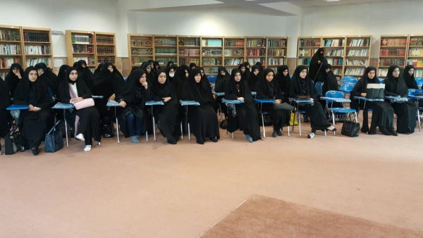 به مناسبت سالروز وحدت حوزه و دانشگاه 

دانشجویان علامه طباطبایی از حوزه خواهران فاطمه الزهرا(س) دیدار کردند. 3