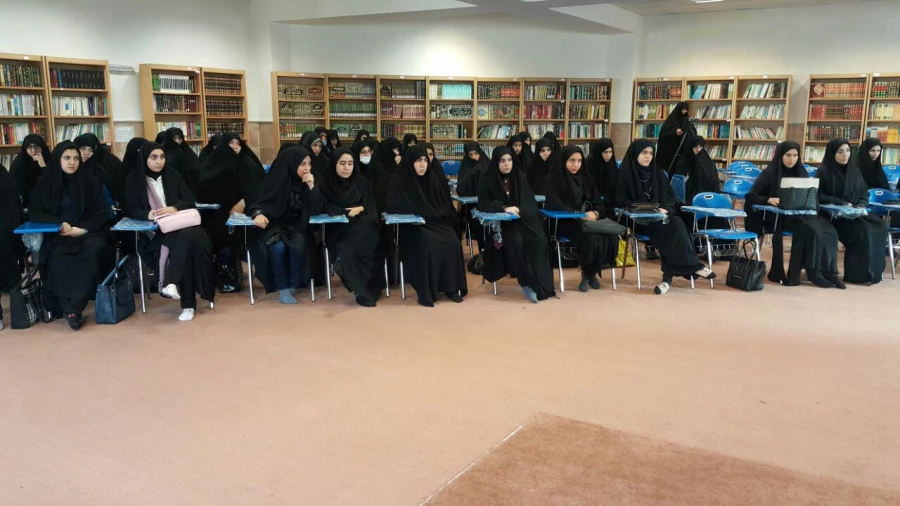 به مناسبت سالروز وحدت حوزه و دانشگاه 

دانشجویان علامه طباطبایی از حوزه خواهران فاطمه الزهرا(س) دیدار کردند. 3