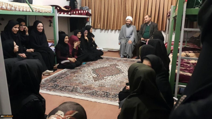 نشست های صمیمی مسئول نهاد مقام معظم رهبری در دانشگاه فرهنگیان استان آذربایجان غربی با دانشجویان 4