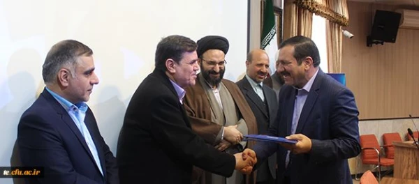 در سازمان مرکزی دانشگاه برگزار شد:

مراسم تکریم و معارفه معاونان فرهنگی و اجتماعی و همچنین نظارت، ارزیابی و تضمین کیفیت 9