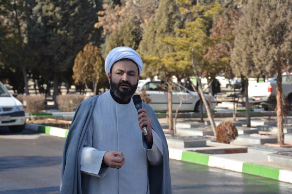 به مناسبت بزرگداشت ایام الله دهه فجر

اساتید و کارکنان دانشگاه فرهنگیان با آرمانهای امام راحل و شهدا تجدید میثاق کردند
 2