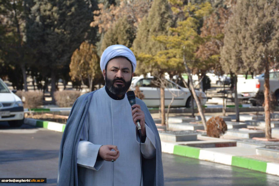 به مناسبت بزرگداشت ایام الله دهه فجر

اساتید و کارکنان دانشگاه فرهنگیان با آرمانهای امام راحل و شهدا تجدید میثاق کردند
 2