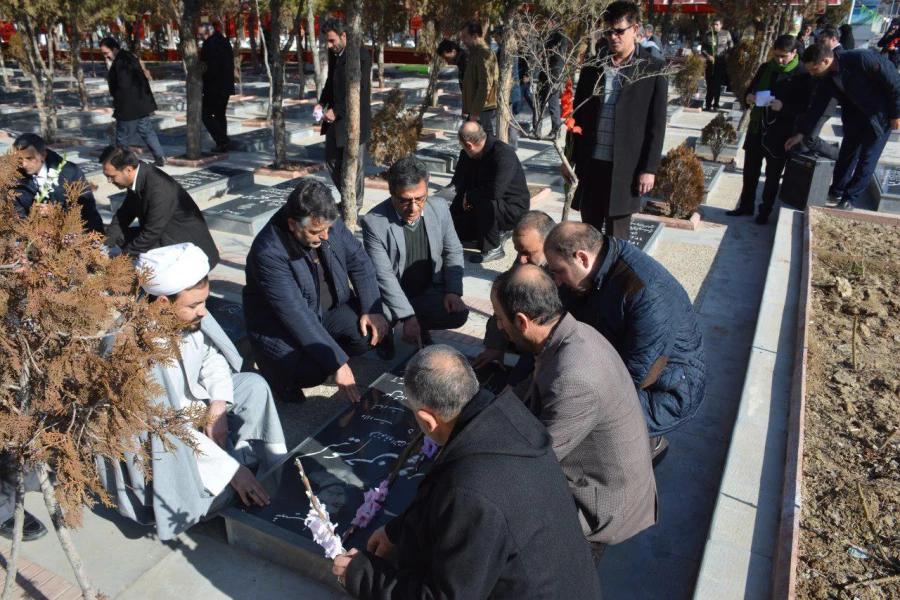 به مناسبت بزرگداشت ایام الله دهه فجر

اساتید و کارکنان دانشگاه فرهنگیان با آرمانهای امام راحل و شهدا تجدید میثاق کردند
 3