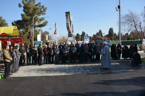 به مناسبت بزرگداشت ایام الله دهه فجر

اساتید و کارکنان دانشگاه فرهنگیان با آرمانهای امام راحل و شهدا تجدید میثاق کردند
 5