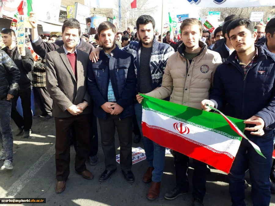 حضور گسترده اساتید، کارکنان و دانشجویان دانشگاه فرهنگیان استان آذربایجان غربی در راهپیمایی 22 بهمن
 3