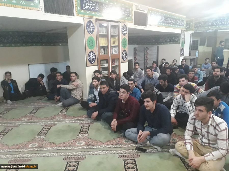 دکتر فزون مهر مدیرامورپردیس های دانشگاه فرهنگیان آذربایجان غربی برروی صندلی داغ 2