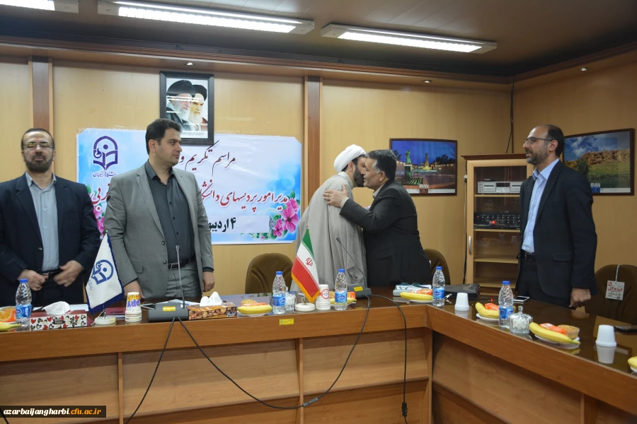 با حضور معاون آموزش و تحصیلات تکمیلی و مدیر کل حراست دانشگاه فرهنگیان

مراسم تکریم و معارفه سرپرست مدیریت امور پردیس های استان آذربایجان غربی برگزار شد 5