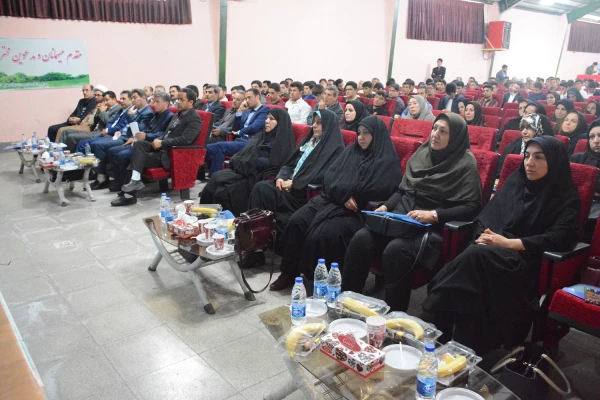 با حضورگرم اندیشمندان واساتید و معلمان ودانشجومعلمان ازاقصی نقاط کشور

همایش ملی آموزش زبان عربی درپردیس شهیدرجایی ارومیه برگزار گردید 2