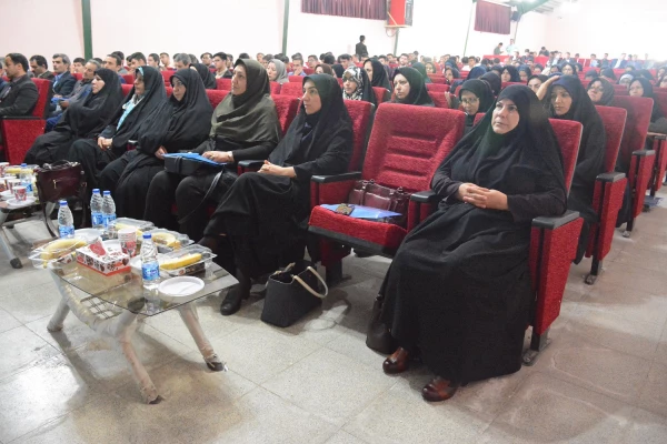 با حضورگرم اندیشمندان واساتید و معلمان ودانشجومعلمان ازاقصی نقاط کشور

همایش ملی آموزش زبان عربی درپردیس شهیدرجایی ارومیه برگزار گردید 5