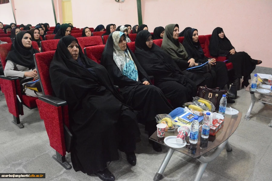 با حضورگرم اندیشمندان واساتید و معلمان ودانشجومعلمان ازاقصی نقاط کشور

همایش ملی آموزش زبان عربی درپردیس شهیدرجایی ارومیه برگزار گردید 13