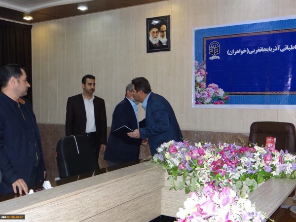 دکتر محمودلو در جلسه شورای اداری پردیس علامه طباطبایی ارومیه:

برقراری تعامل مطلوب بین کارکنان لازمه رشد یک سیستم است 3