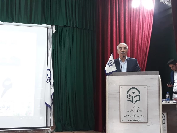 دکتر علی محمودلو خطاب به اساتید و دانشجو معلمان:

بر خود می بالم که بتوانم در این عرصه خدمتگزاری شایسته برای شما باشم 4