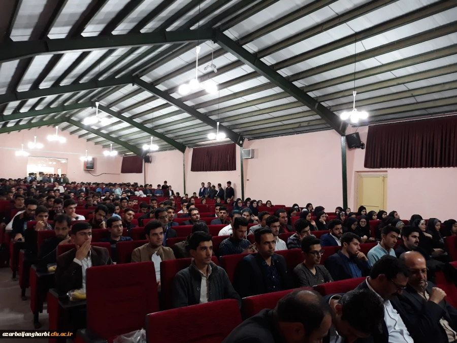 دکتر علی محمودلو خطاب به اساتید و دانشجو معلمان:

بر خود می بالم که بتوانم در این عرصه خدمتگزاری شایسته برای شما باشم 9