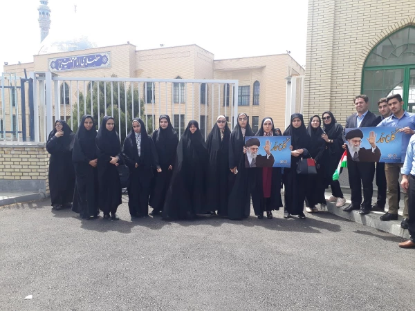 شرکت مدیریت  امور پردیس های استانی به همراه اساتید ، کارکنان و دانشجویان پردیس های رجایی و علامه طباطبایی در نماز جمعه و راهپیمایی ضد استکباری 3