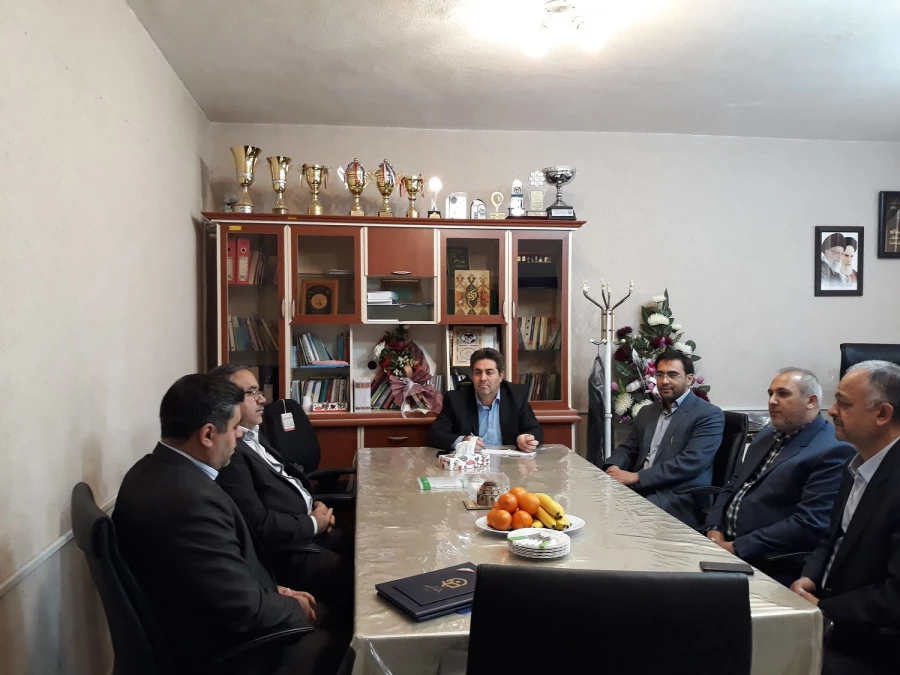 با حضور مسئولین امورمالی سازمان مرکزی دانشگاه فرهنگیان کشور

مراسم تکریم و معارفه کارشناس مسئول امور مالی و طرح و برنامه استان برگزار شد 4