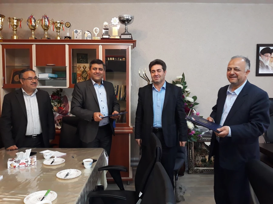 با حضور مسئولین امورمالی سازمان مرکزی دانشگاه فرهنگیان کشور

مراسم تکریم و معارفه کارشناس مسئول امور مالی و طرح و برنامه استان برگزار شد 6