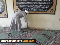 در آستانه حلول ماه مبارک رمضان

غبار روبی نمازخانه ها در پردیس شهید رجایی ارومیه 2