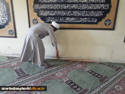 در آستانه حلول ماه مبارک رمضان

غبار روبی نمازخانه ها در پردیس شهید رجایی ارومیه