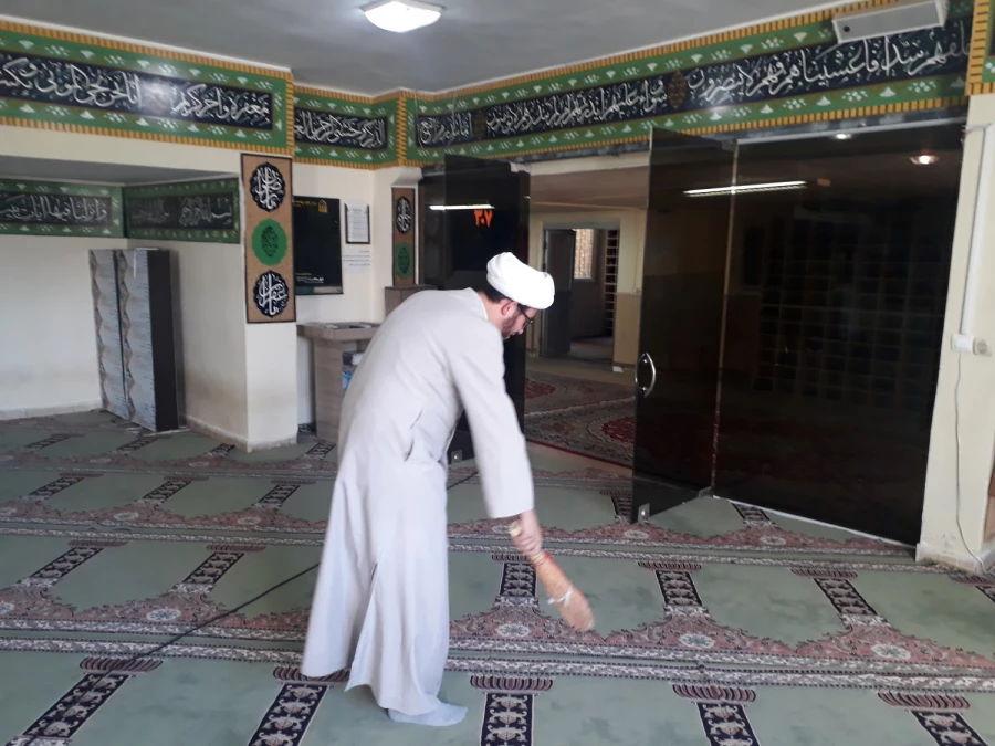 در آستانه حلول ماه مبارک رمضان

غبار روبی نمازخانه ها در پردیس شهید رجایی ارومیه