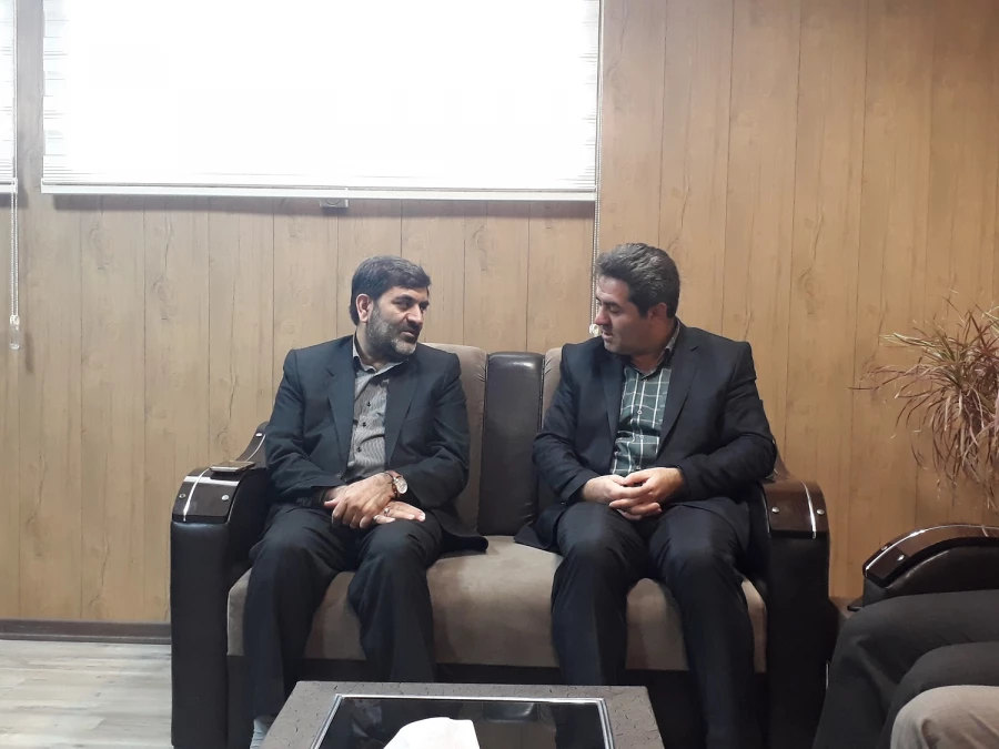 دکترعلی محمودلو سرپرست پردیس های استان آذربایجان غربی با رئیس شورای اسلامی کلانشهر ارومیه دیدار کرد. 3