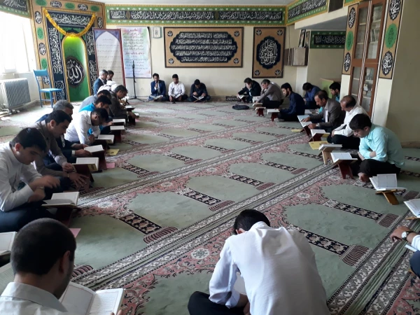 محفل جمع خوانی یک جزء قرآن کریم بمناسبت هفتمین روز رحلت حجه الاسلام والمسلمین حسنی درپردیس شهیدرجایی ارومیه برگزار شد.