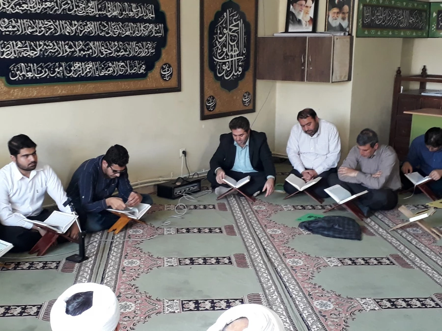 محفل جمع خوانی یک جزء قرآن کریم بمناسبت هفتمین روز رحلت حجه الاسلام والمسلمین حسنی درپردیس شهیدرجایی ارومیه برگزار شد. 3