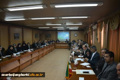 برگزاری جلسه هم اندیشی اساتید با عنوان تبیین اندیشه های سیاسی حضرت امام خمینی (ره )