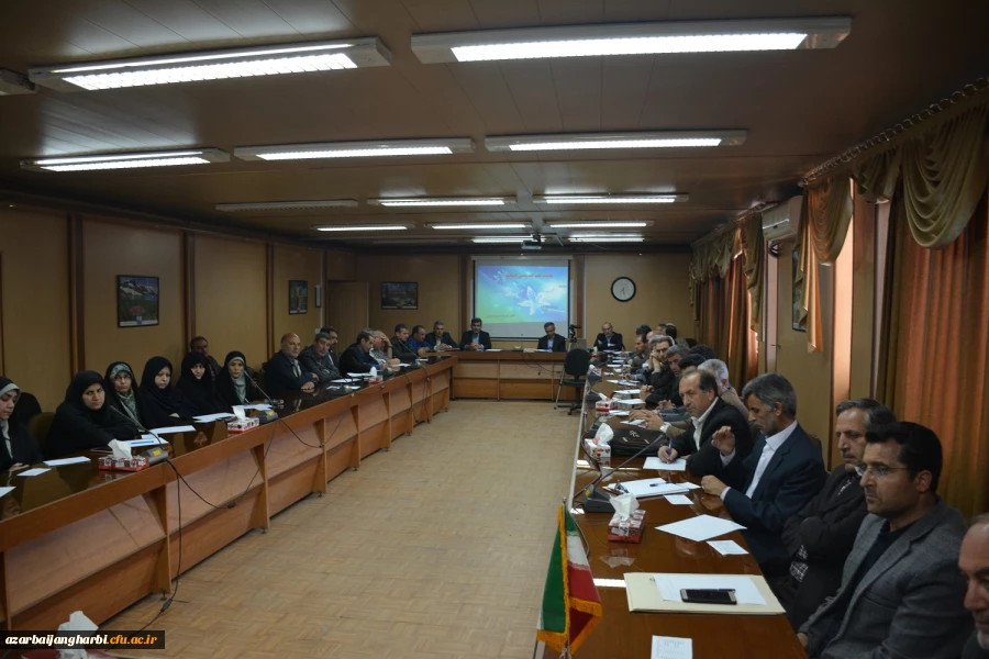 برگزاری جلسه هم اندیشی اساتید با عنوان تبیین اندیشه های سیاسی حضرت امام خمینی (ره )