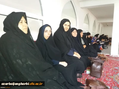 با حضور سرپرست پردیس علامه  طباطبایی ارومیه و مرکز شهید مطهری خوی و جمعی از همکاران 

مراسم سالگرد ارتحال امام (ره) و شهدای 15 خرداد  42 در شهرستان خوی برگزار شد