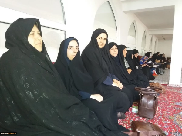 با حضور سرپرست پردیس علامه  طباطبایی ارومیه و مرکز شهید مطهری خوی و جمعی از همکاران 

مراسم سالگرد ارتحال امام (ره) و شهدای 15 خرداد  42 در شهرستان خوی برگزار شد