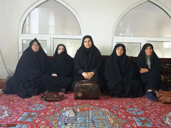 با حضور سرپرست پردیس علامه  طباطبایی ارومیه و مرکز شهید مطهری خوی و جمعی از همکاران 

مراسم سالگرد ارتحال امام (ره) و شهدای 15 خرداد  42 در شهرستان خوی برگزار شد 3