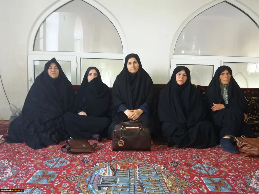 با حضور سرپرست پردیس علامه  طباطبایی ارومیه و مرکز شهید مطهری خوی و جمعی از همکاران 

مراسم سالگرد ارتحال امام (ره) و شهدای 15 خرداد  42 در شهرستان خوی برگزار شد 3