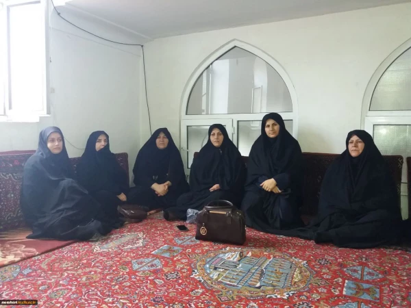 با حضور سرپرست پردیس علامه  طباطبایی ارومیه و مرکز شهید مطهری خوی و جمعی از همکاران 

مراسم سالگرد ارتحال امام (ره) و شهدای 15 خرداد  42 در شهرستان خوی برگزار شد 5