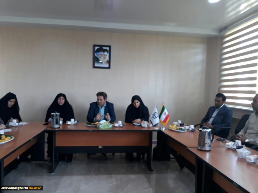 با حضور مدیریت امورپردیس ها وسرپرست پردیس علامه طباطبایی آذربایجان غربی 

شورای اداری در مرکز شهید مطهری خوی برگزار شد
 2