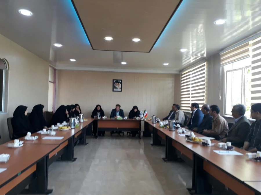 با حضور مدیریت امورپردیس ها وسرپرست پردیس علامه طباطبایی آذربایجان غربی 

شورای اداری در مرکز شهید مطهری خوی برگزار شد