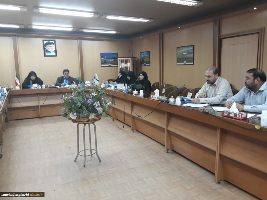 دکترعلی محمودلو مدیر امورپردیس های استان آذربایجان غربی در شورای فرهنگی و اجتماعی استان:

 تدوین برنامه جامع فرهنگی استان از اولویت های کاری ما در سال جاری خواهد بود.
 4