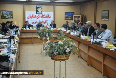 محمدی مدیر کل آموزش و پرورش استان آذربایجان غربی :

می توان از ظرفیت دانشگاه فرهنگیان و کانون پرورش فکری کودکان و نوجوانان در موضوع پیشگیری از آسیبهای اجتماعی استفاده کرد.