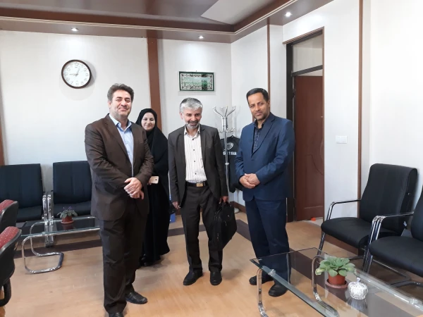 سمیعی مدیرکل خدمات آموزشی دانشگاه فرهنگیان در بازدید از بخشهای مختلف حوزه آموزش پردیس های استان آذربایجان غربی:

کمیته های تخصصی در جهت اصلاح سرفصل های آموزشی فعالیت خود را آغاز کرده اند 2