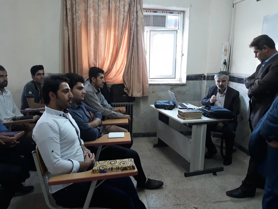 سمیعی مدیرکل خدمات آموزشی دانشگاه فرهنگیان در بازدید از بخشهای مختلف حوزه آموزش پردیس های استان آذربایجان غربی:

کمیته های تخصصی در جهت اصلاح سرفصل های آموزشی فعالیت خود را آغاز کرده اند 5