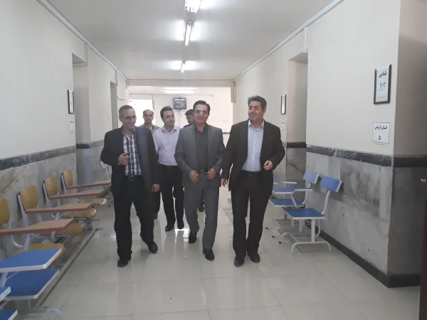 آقای باقر زاده معاون پژوهش،برنامه ریزی و نیروی انسانی آموزش وپرورش استان آذربایجان غربی در جریان مصاحبه معرفی شدگان آزمون سراسری

نهایت سعی و تلاش خود را جهت جلوگیری از تضییع حقوق مصاحبه شوندگان بکار گیرید 2